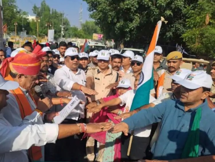 यूनिटी मार्च में स्वदेशी अपनाने पर दिया जोर