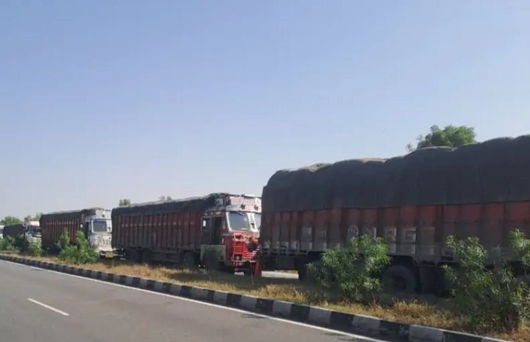 बालराई के पास हाइवे निकट महापड़ाव   