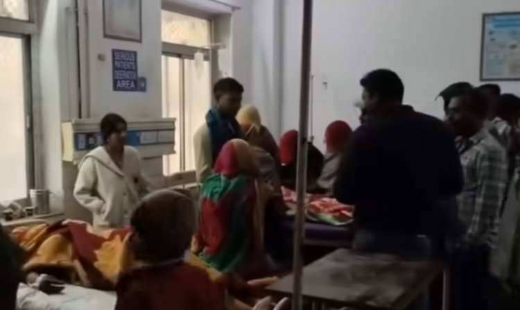 सड़क हादसे  तीन की मौत में 8घायल   