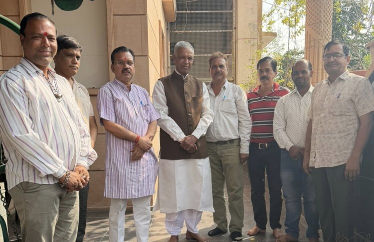 बदलते समय में जमाने के साथ कदम से कदम मिलाकर चलना आवश्यक : दवे