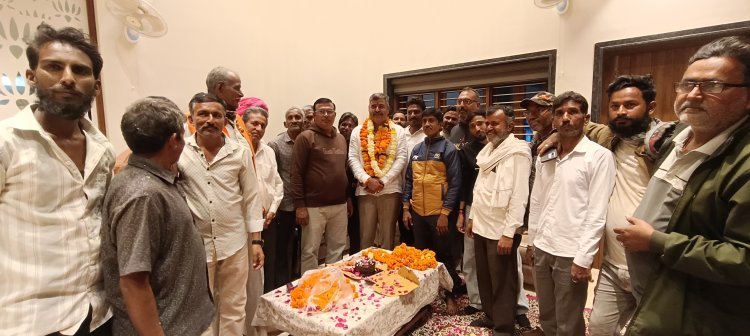 भाजपा नेता मुकेश राजपुरोहित ने अपने 44वें जन्मदिन को सादगी के साथ मनाया।