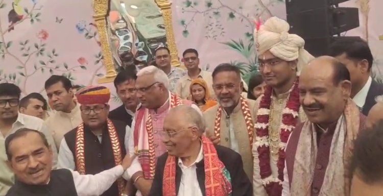 मदन राठौड़ के पुत्र को दिया आशीर्वाद