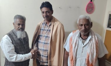 समाज सेवी  सिसोदिया का किया बहुमान