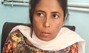 मुसालिया की ग्राम विकास अधिकारी रिश्वत लेते ट्रेप