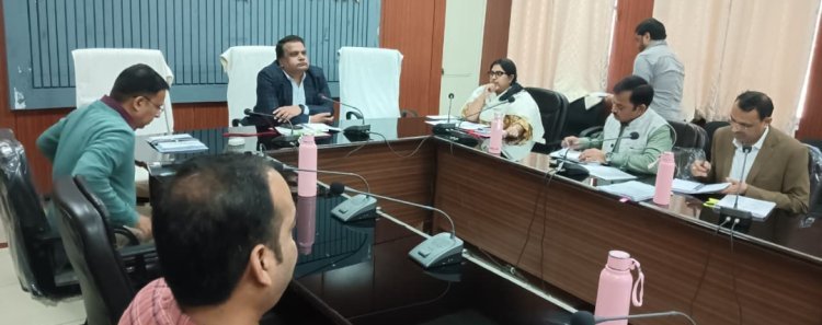 कलेक्टर मंत्री ने विभागों को दिए आवश्यक निर्देश       