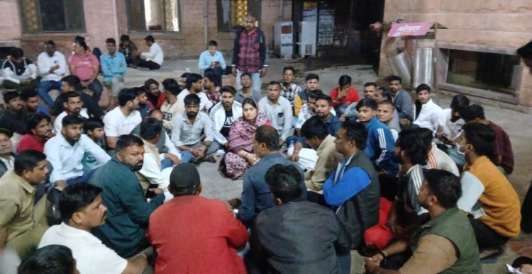 दुर्घटना में दो लोगों की मौत परिवार ने की न्याय की मांग