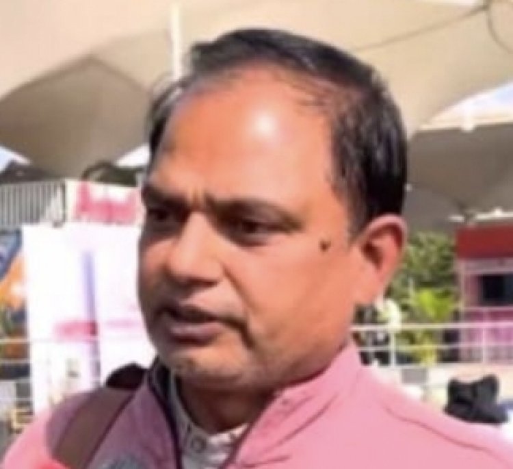 इंडिगो की उड़ानें रद्द, यात्रियों की बढ़ी परेशानी   अहमदाबाद एयरपोर्ट पर फंसे सोजत के पण्डित सत्यनारायण दवे लौटे वापस