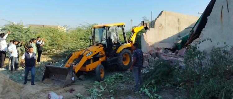 सिर्जिंग के बावजूद फैक्ट्री में कार्य             