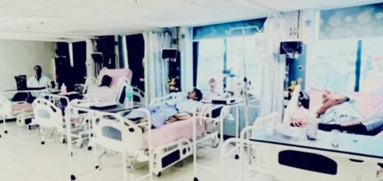 गाजर का हलवा खाने के बाद 12 पुलिसकर्मी बीमार