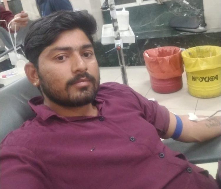 गोयल जी ब्लड फाउंडेशन टीम राजस्थान के अध्यक्ष रोहिताश बैरवा ने 81वीं बार किया स्वैच्छिक रक्तदान