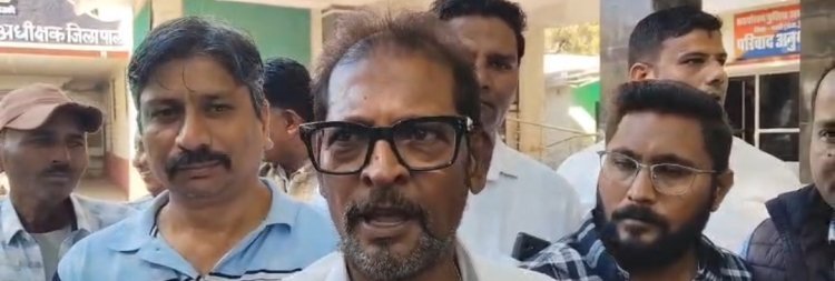 एसपी को ज्ञापन सौप आरोपियों की जल्द गिरफ्तारी की मांग