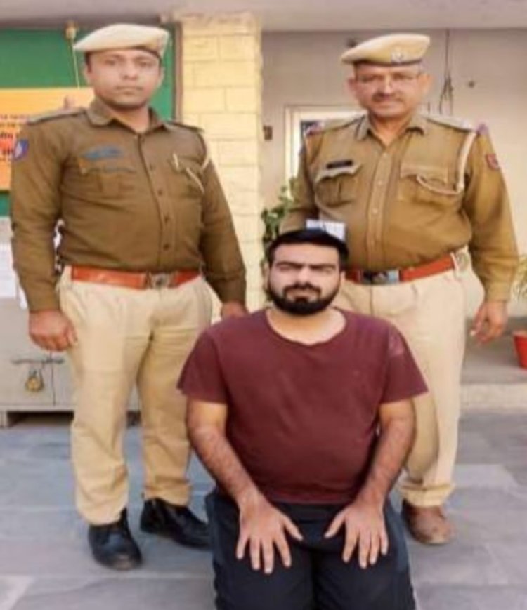 ब्लेकमेल कर 12.50 लाख हड़पे एक गिरफ्तार       