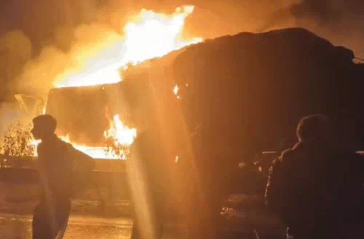 टेलर ट्रक दुर्घटना में एक की हुईं मौत     