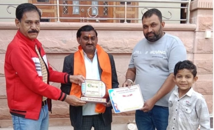 सामाजिक सरोकारों के क्षेत्र में टांक ने हर समय हर स्थान पर प्रभावी सेवाएं दी हैं : लखावत 