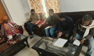 नायक ने अधिकारियो की ली बैठक