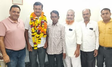 समाजसेवी हकीम भाई को दी जन्मदिन की बधाई