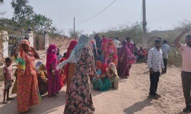 भारी वाहन की आवाजाही से उड़ती धूल