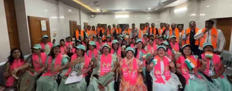 अन्नपूर्णा  पंडाल -उतना ही लो थाली में व्यर्थ न जाए नाली में