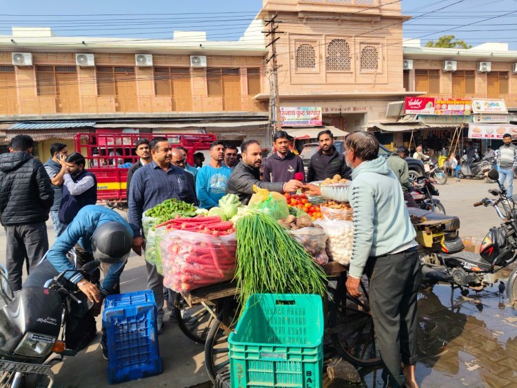 सुरंगों सोजत* स्वच्छ सोजत कार्यक्रम   ढोल नगाड़ों और गुलाब के फुल संग निकली नगर पालिका की टोली