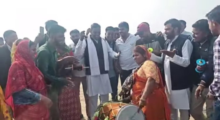 मकर संक्रांति पर्व पर विधायक डीसी बैरवा ने की पतंगबाजी