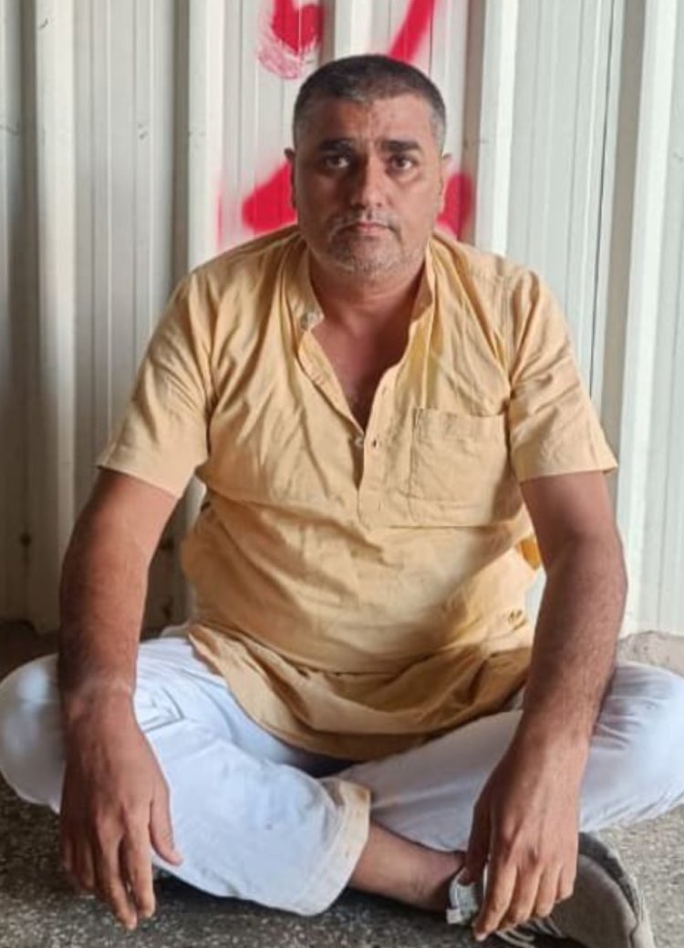 अवैध अफीम मय कार जप्त