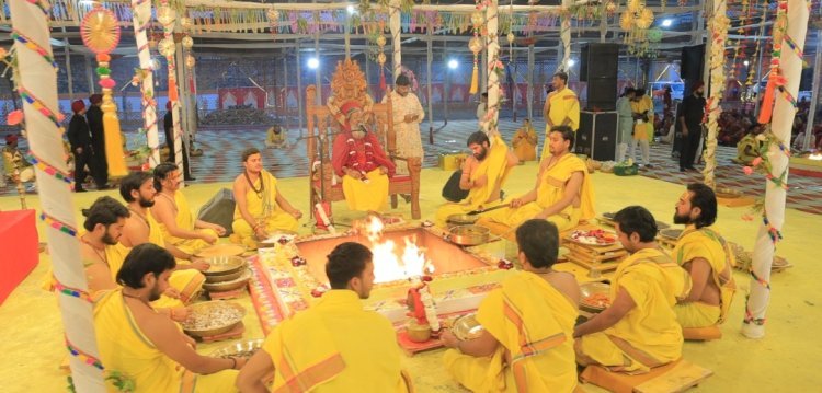 सब छोड़ जाए लेकिन मां सदैव साथ रहती है– जगद्गुरू वसंत विजयानंद