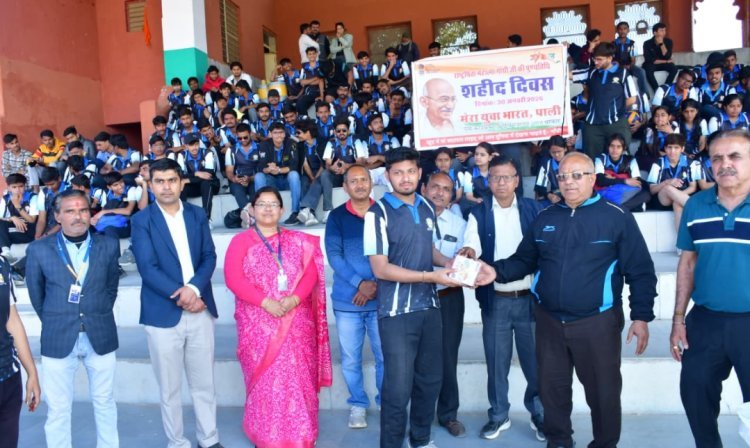 युवाओं ने किया गांधीजी को नमन*