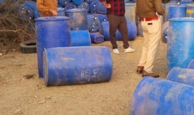 अवैध पेट्रोलियम पदार्थ भण्डारण पर बड़ी कार्यवाही 38 ड्रम जब्त