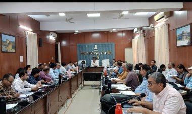 जिला कलक्टर मंत्री ने योजनाओं की प्रगति की समीक्षा  