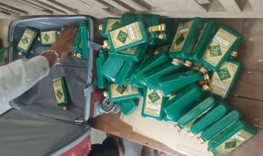 ट्रैन से 100 क्वार्टर अंग्रेजी शराब बरामद