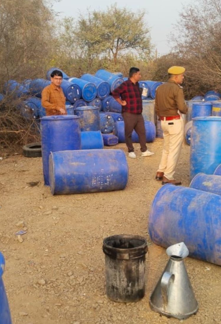 अवैध पेट्रोलियम पदार्थ भण्डारण पर बड़ी कार्यवाही 38 ड्रम जब्त