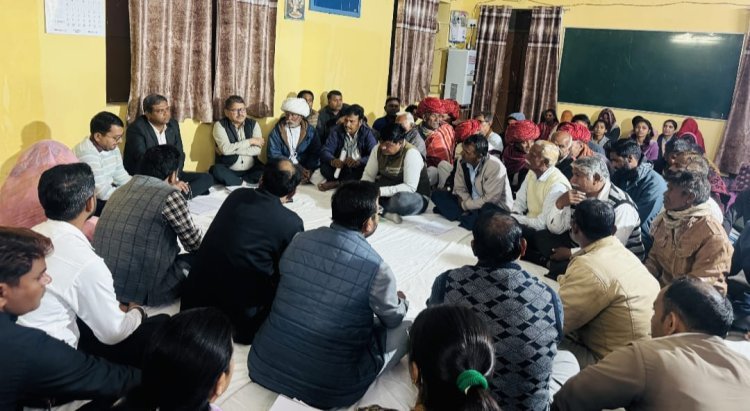 सवराड़ रात्रि चौपाल में हुई जनसुनवाई