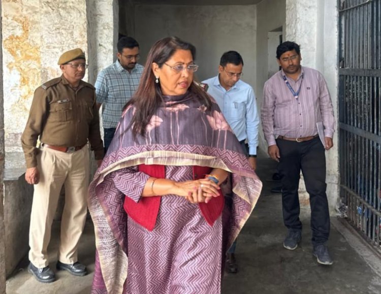 संभागीय आयुक्त डॉ प्रतिभा सिंह ने किया कारागृह का निरीक्षण’