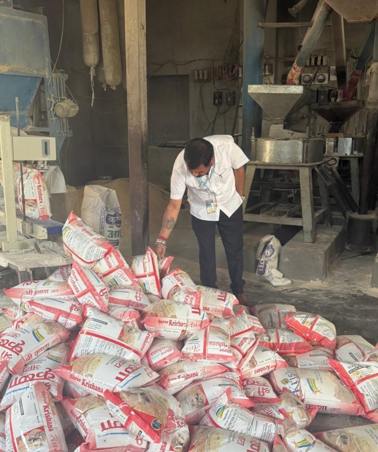 1800 किलो आटा और कनक फूड यूनिट सीज*