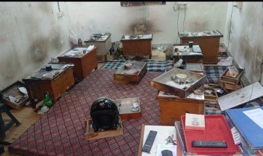 दुकान मे हुई चोरी 