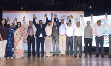 किया गया। वहीं ईशान अरोरा को स्कॉलरली रिसर्च अवार्ड प्रदान किया गया।