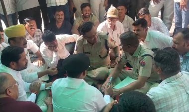 एमडीएम अस्पताल में धरना मंत्री के आश्वासन पर हुआ समाप्त