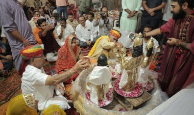 श्री राम जन्मोत्सव की धूम राम का किया अभिषेक