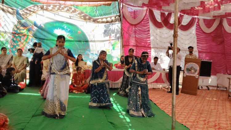 मनभावन सांस्कृतिक प्रस्तुतियों के साथ शैक्षिक किशोरी मेला आयोजित 