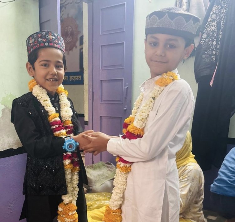 चचेरे भाइयों ने रखा साथ साथ पहला रोजा