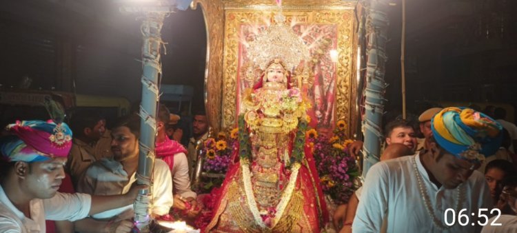 गवर माता मेला रात्रि को गवर की झाँकिया निकाली       