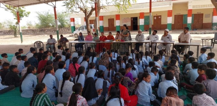 नियमित विद्यालय आकर करे भविष्य निर्माण