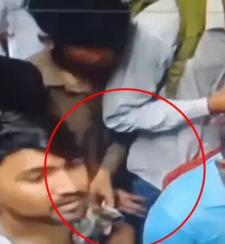 जेब से निकाले 50 हजार   