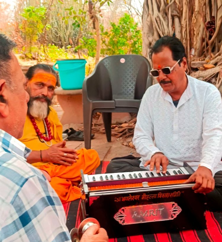 गालेश्वर महादेव में प्रर्दोष पर हुआ अभिषेक व भजन   