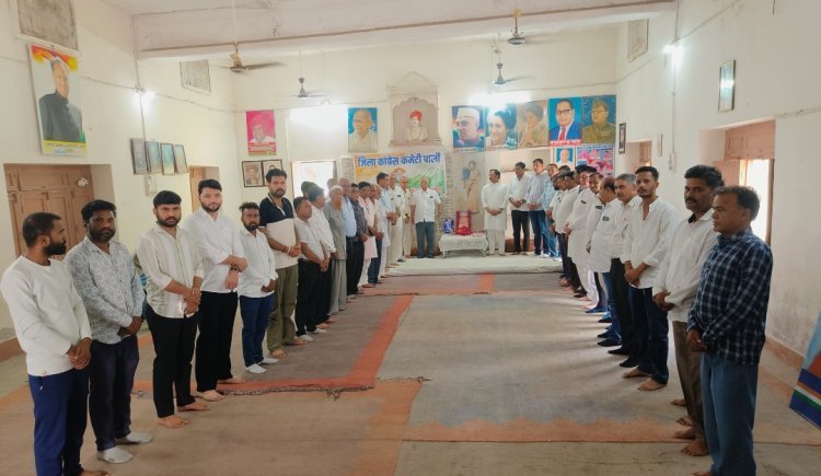 शर्मा को दी श्रद्धांजलि     