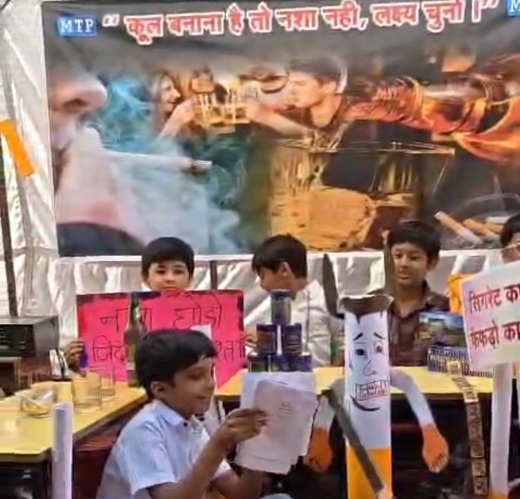 भगवान महावीर की निकली शोभयात्रा           