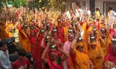 हनुमान जयंती पर निकाली शोभायात्रा       