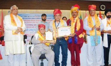 आर्टिस्ट ओम भाटी जयपुर में राजस्थान समरसता गौरव अवॉर्ड से हुए सम्मानित 