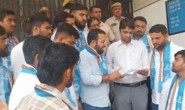 जेएनयू कुलगुरु को 16 मांगों पर सौंपा ज्ञापन   