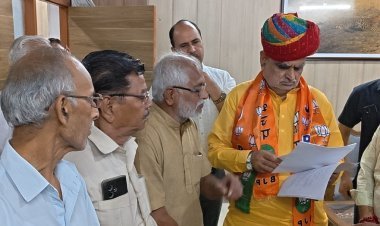 बजट आवटित करने की मांग         